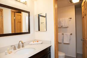 1622 Quicksilver 2 Bedroom Townhouse by RedAwning