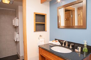 1622 Quicksilver 2 Bedroom Townhouse by RedAwning