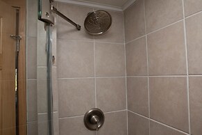 1622 Quicksilver 2 Bedroom Townhouse by RedAwning