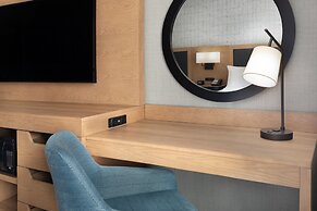Hampton Inn & Suites Watertown Boston