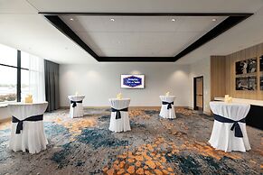 Hampton Inn & Suites Watertown Boston