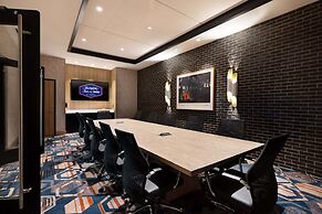 Hampton Inn & Suites Watertown Boston