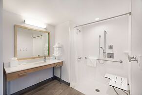 Hampton Inn & Suites Watertown Boston