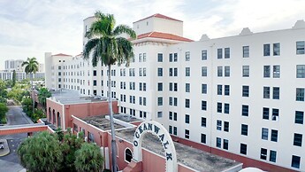 227 City View Hollywood Beach