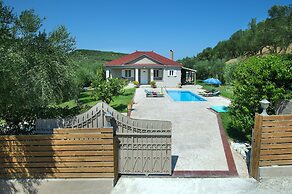 Zante Luxurious Villa-Private Heated Pool & Big Garden