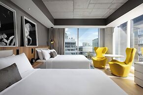 Humaniti Hotel Montreal, Autograph Collection