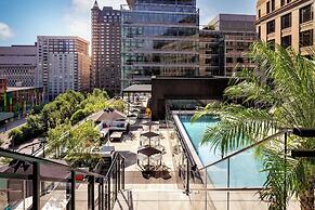 Humaniti Hotel Montreal, Autograph Collection