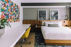 Humaniti Hotel Montreal, Autograph Collection