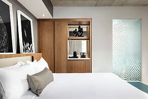 Humaniti Hotel Montreal, Autograph Collection