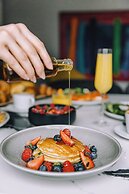 Humaniti Hotel Montreal, Autograph Collection