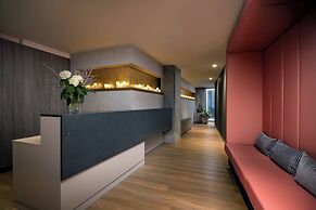 Humaniti Hotel Montreal, Autograph Collection