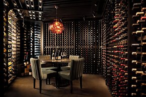 Humaniti Hotel Montreal, Autograph Collection