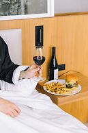 Humaniti Hotel Montreal, Autograph Collection