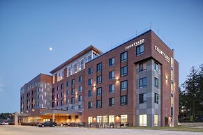 Courtyard by Marriott Iowa City University Heights