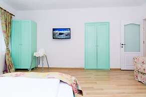 Tischler Apartment & Studio