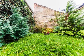 Tischler Apartment & Studio