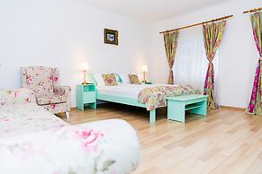 Tischler Apartment & Studio