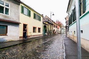 Tischler Apartment & Studio