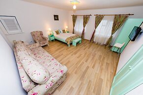 Tischler Apartment & Studio