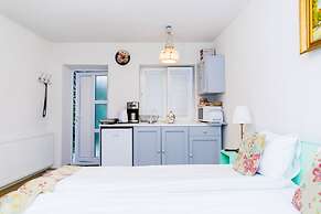 Tischler Apartment & Studio