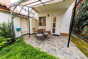 Tischler Apartment & Studio