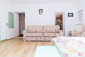 Tischler Apartment & Studio