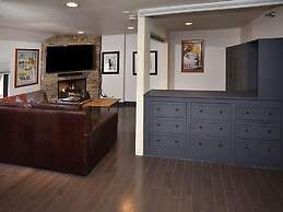 1-village Inn Plaza 16