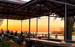 The Tilghman Island Inn