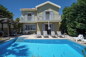 Beachfront Villa Alexandra in Skala