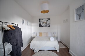 Phénix Central - Huge 3 Bed Apt.