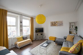 Phénix Central - Huge 3 Bed Apt.
