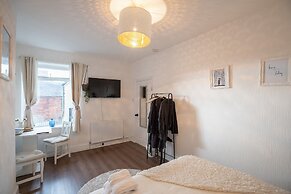 Phénix Central - Huge 3 Bed Apt.