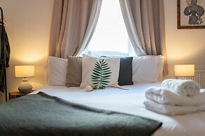 Phénix Central - Huge 3 Bed Apt.