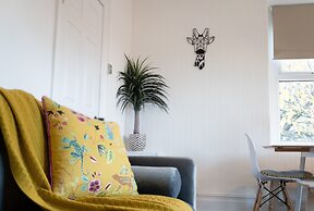 Phénix Central - Huge 3 Bed Apt.