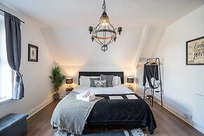 Phénix Central - Huge 3 Bed Apt.