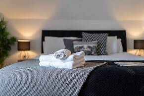 Phénix Central - Huge 3 Bed Apt.