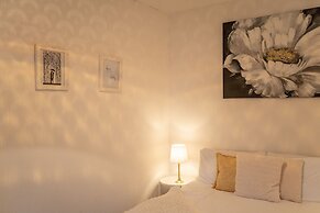 Phénix Central - Huge 3 Bed Apt.