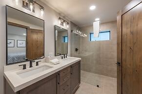 DV Loop Old Town Home by Luxury Mountain Destinations