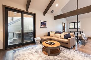 DV Loop Old Town Home by Luxury Mountain Destinations