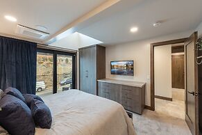 DV Loop Old Town Home by Luxury Mountain Destinations