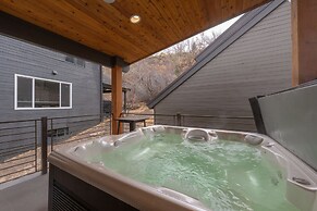 DV Loop Old Town Home by Luxury Mountain Destinations