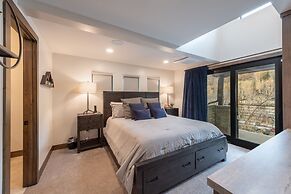 DV Loop Old Town Home by Luxury Mountain Destinations