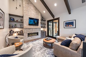 DV Loop Old Town Home by Luxury Mountain Destinations