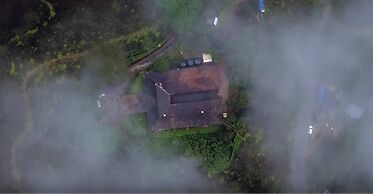 Deluxe Twin Room In British Bungalow