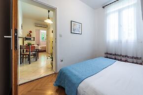 Apartment Ivona With Teracce