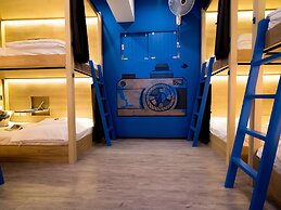 Bed in 8-bed Mixed Thalay Cha Am by Tha A Co-living With a Million Dol