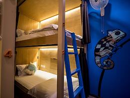 Thalay Cha Am Dorm Room of 4 Beds, A Co-living With Million Dollar Vie