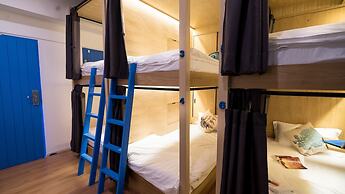 Thalay Cha Am Dorm Room of 6 Beds, A Co-living With Million Dollar Vie