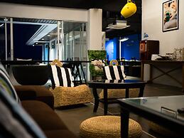 Thalay Cha Am Dorm Room of 6 Beds, A Co-living With Million Dollar Vie