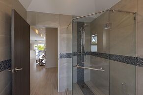 Modern 3 Bedroom Pool Villa MP67